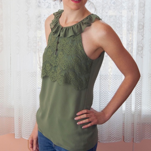 Banana Republic Green Lace Front Ruffle Top - Picture 3 of 8